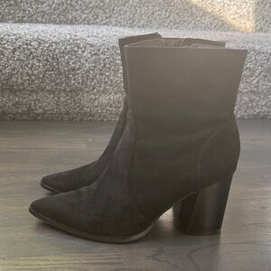 Chic Black Heeled Boots for Women
